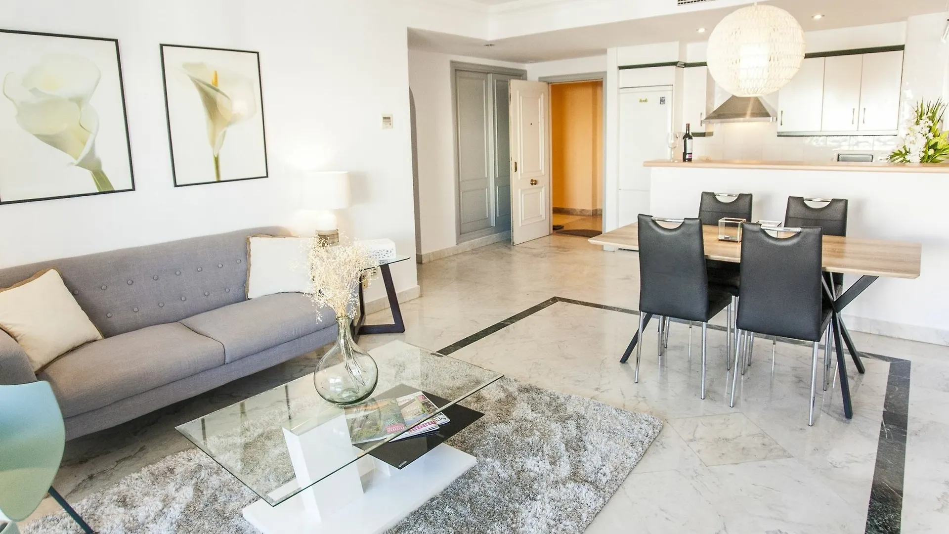 Appartement Marina De Banus Sea Views à Marbellac